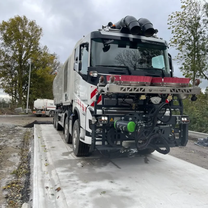 traffic-lines-compact-100
